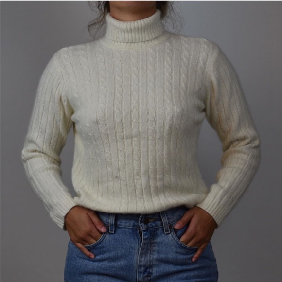 Soft Off white turtleneck sweater - Picture 2 of 4